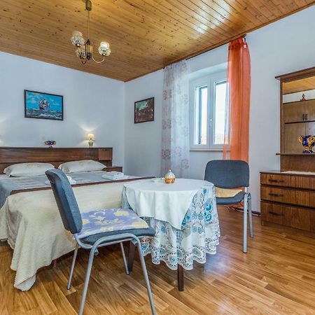 Guest House Robert I Mirna Bale Εξωτερικό φωτογραφία