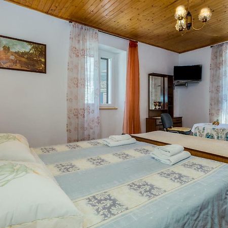 Guest House Robert I Mirna Bale Εξωτερικό φωτογραφία