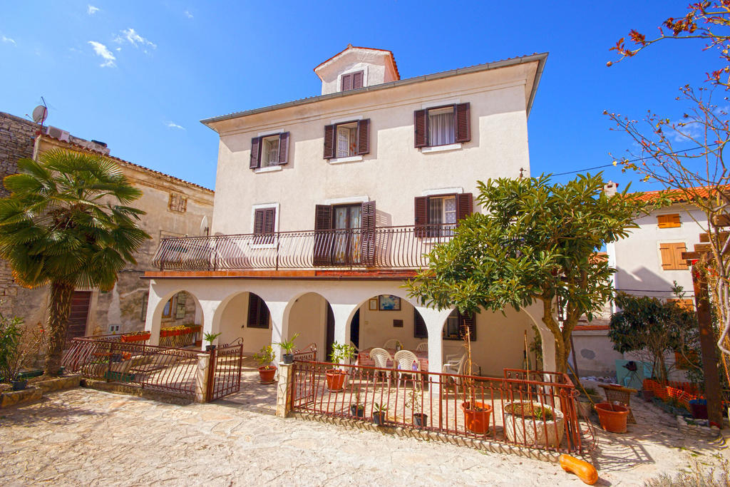 Guest House Robert I Mirna Bale Εξωτερικό φωτογραφία