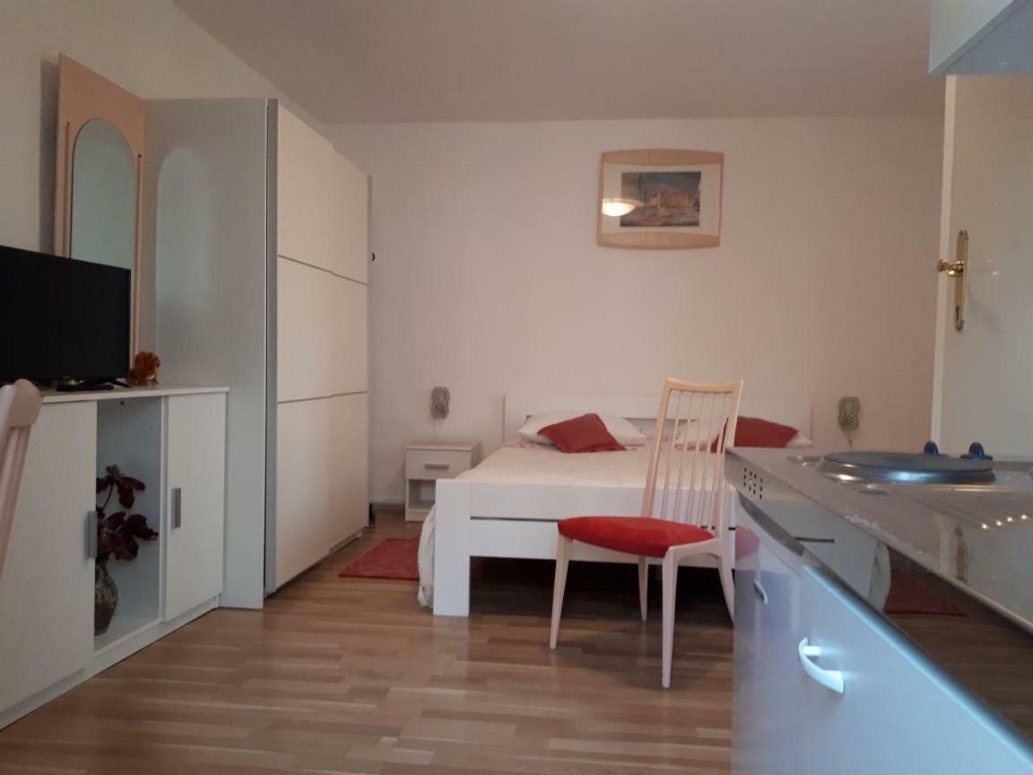 Guest House Robert I Mirna Bale Εξωτερικό φωτογραφία