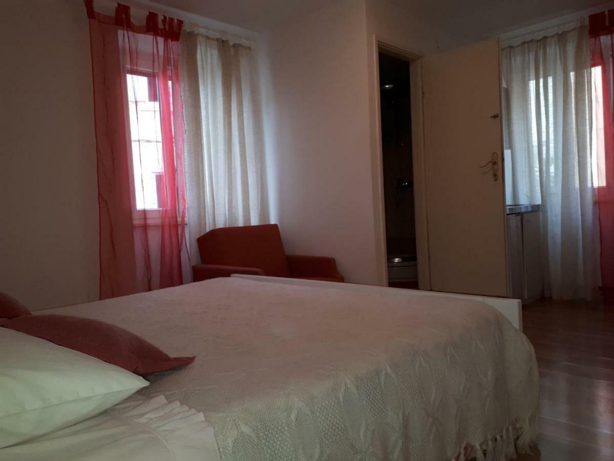 Guest House Robert I Mirna Bale Εξωτερικό φωτογραφία