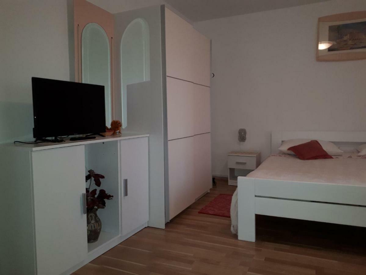 Guest House Robert I Mirna Bale Εξωτερικό φωτογραφία