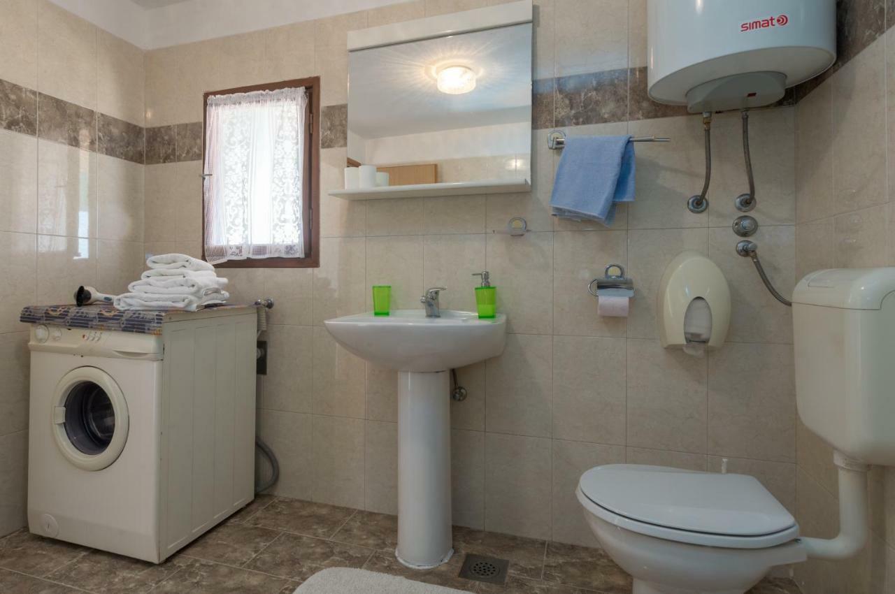 Guest House Robert I Mirna Bale Εξωτερικό φωτογραφία