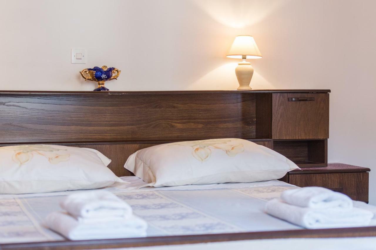 Guest House Robert I Mirna Bale Εξωτερικό φωτογραφία